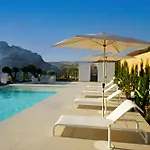 Acqua Petra Pool & Apartmán