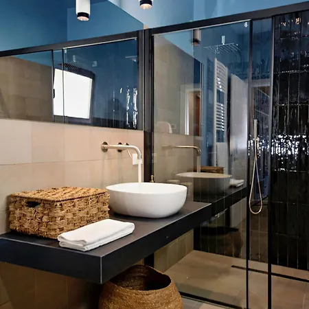 Acqua Petra Pool &