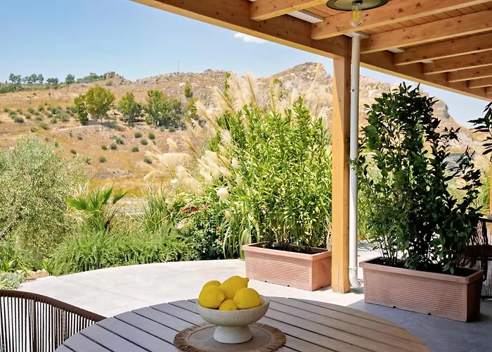 Acqua Petra Pool & Apartment *