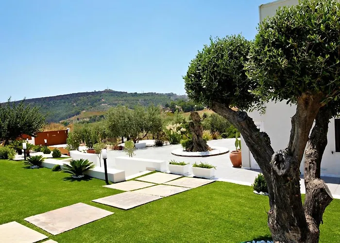 Acqua Petra Pool & شقة